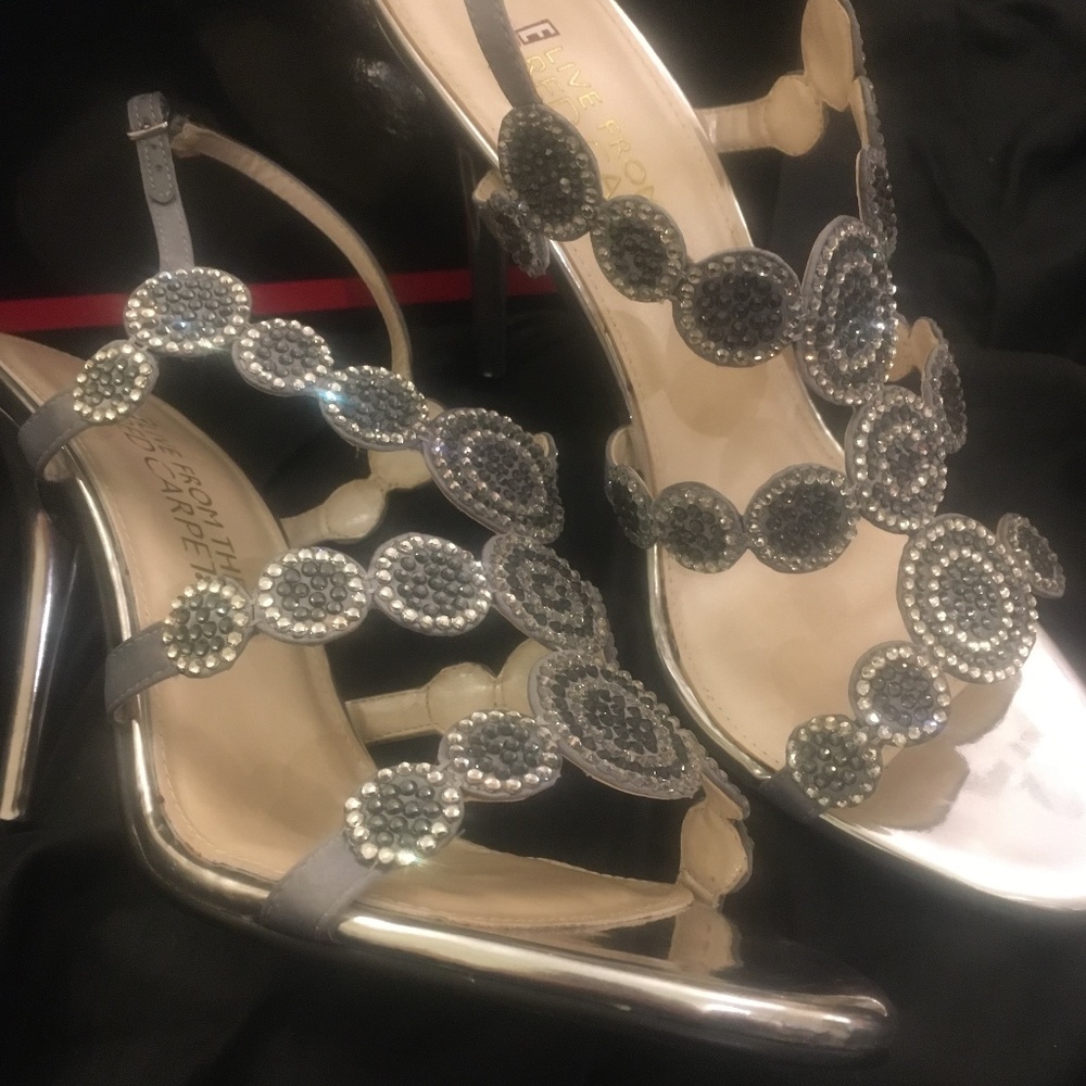 E! Live From The Red Carpet Stillettos Rhinestone and Silver Metallic Heels